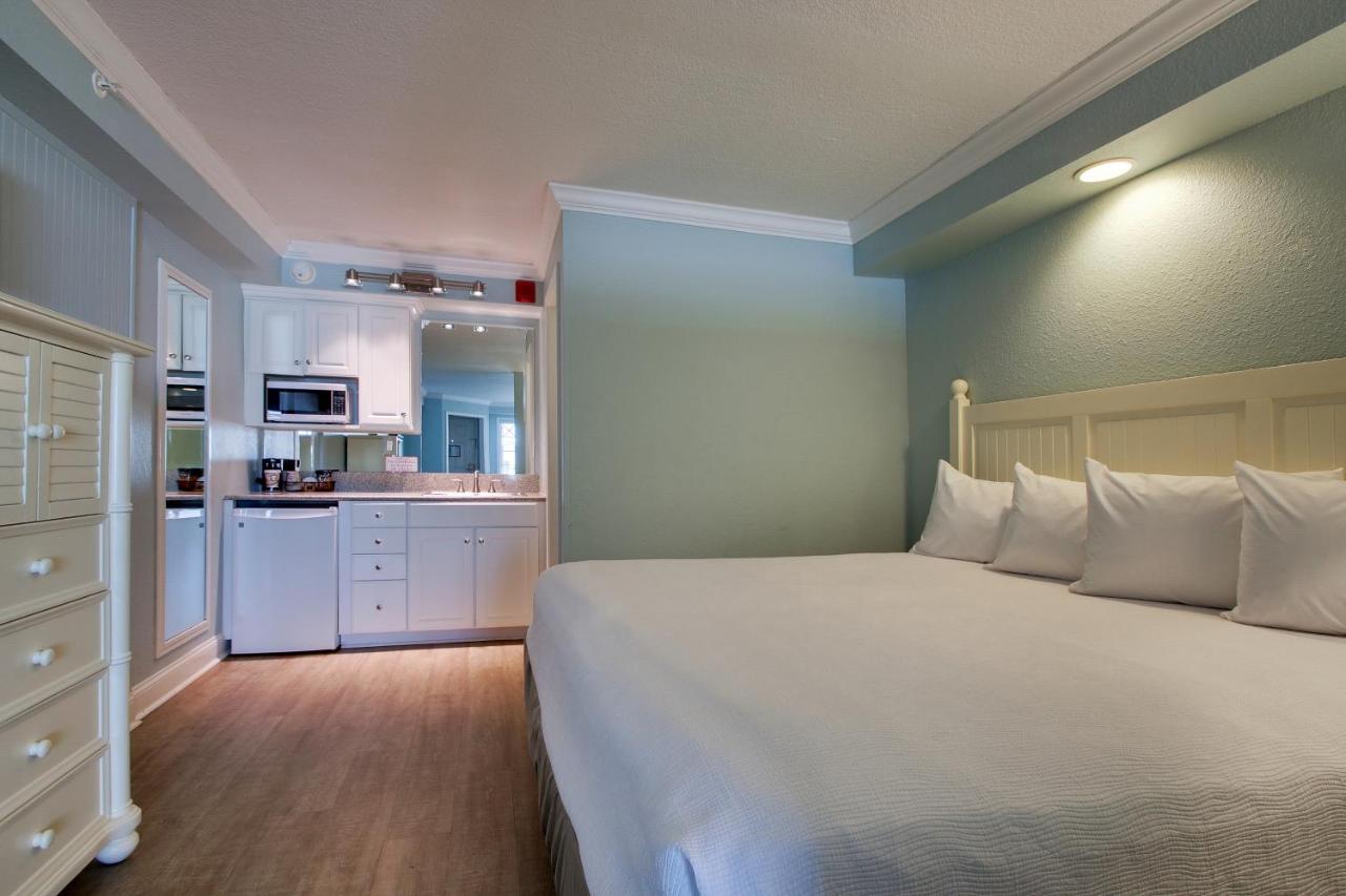 | Islander Hotel & Resort