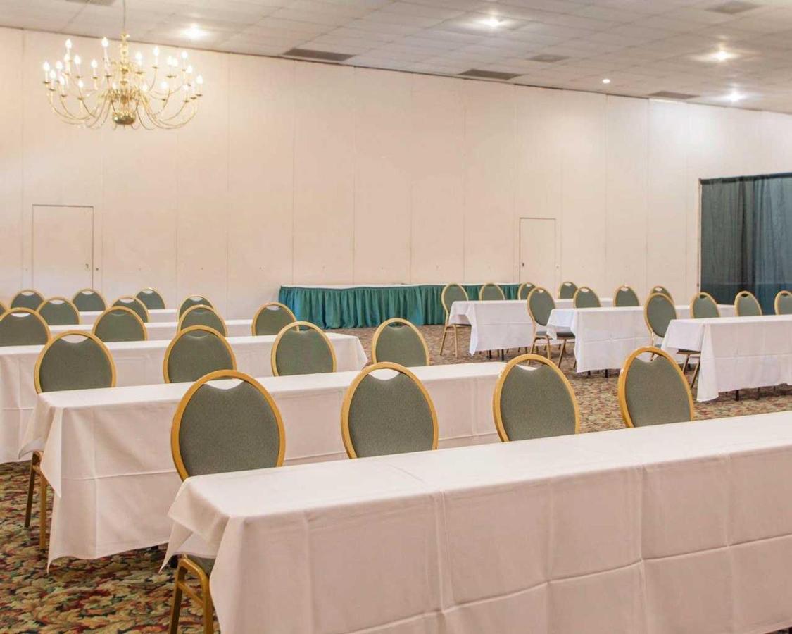 | Parkview Inn and Conference Center