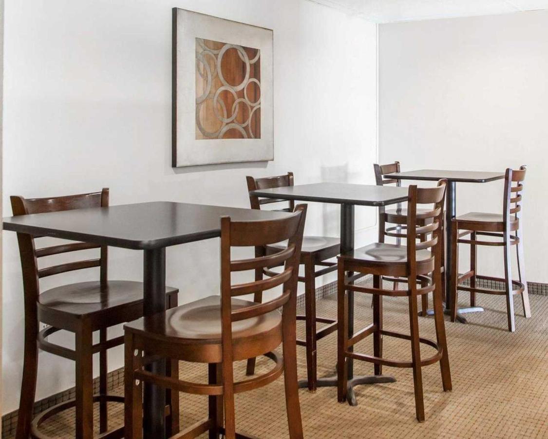 | Parkview Inn and Conference Center