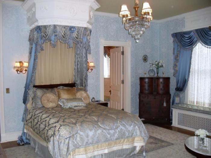  | Alexander Mansion Bed & Breakfast