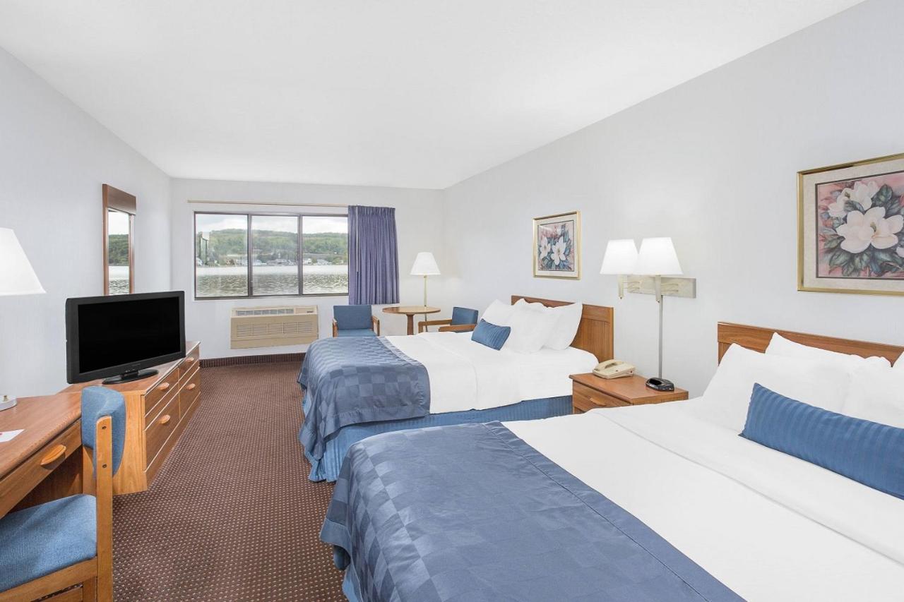 | Ramada by Wyndham Hancock Waterfront