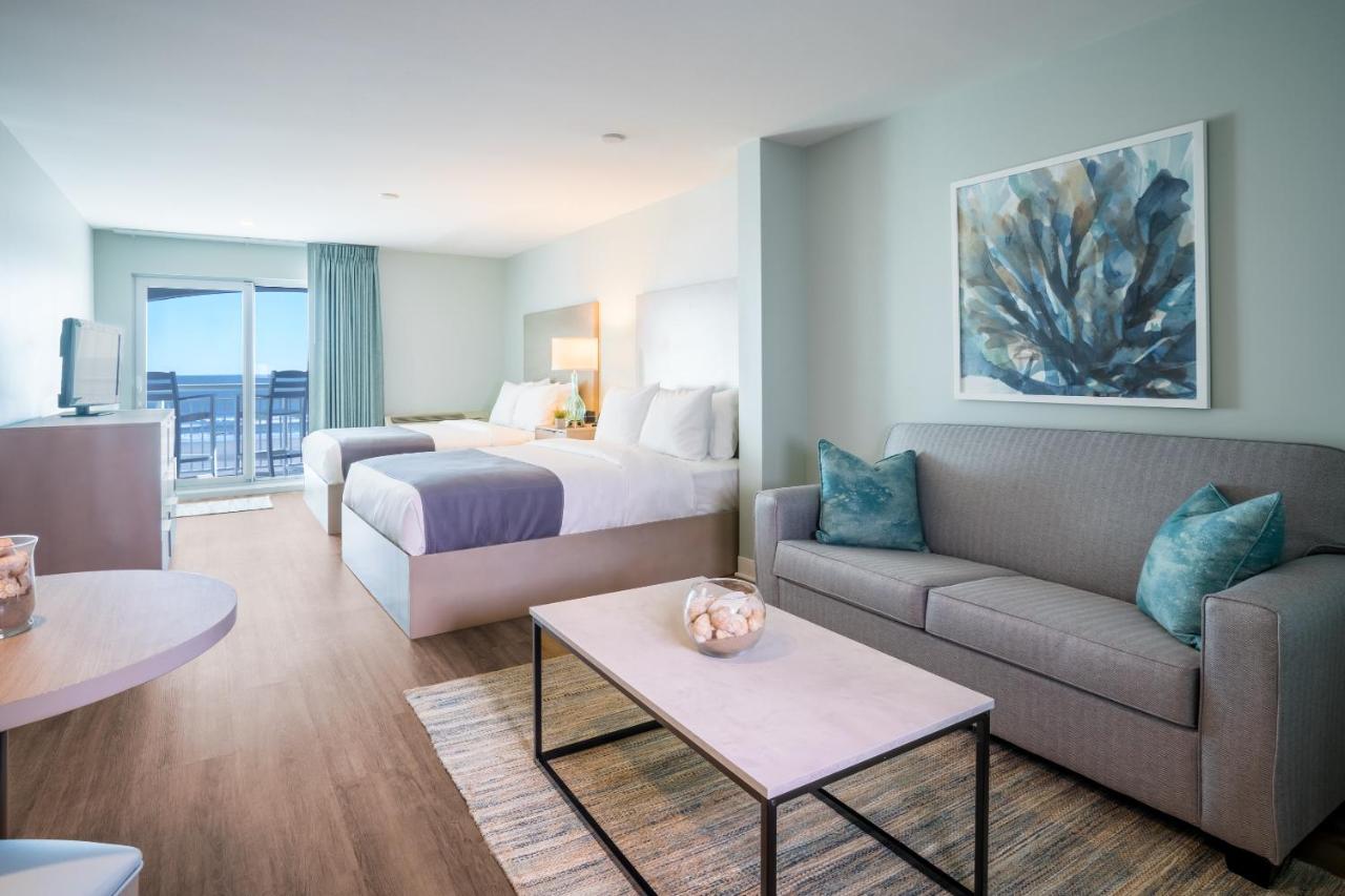 Queen Room with Balcony and Oceanfront View at The Palms Oceanfront Hotel