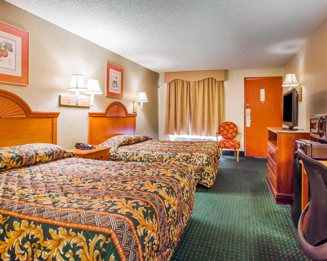 Double Room with Two Double Beds - Smoking at Rodeway Inn Mount Laurel Hwy 73