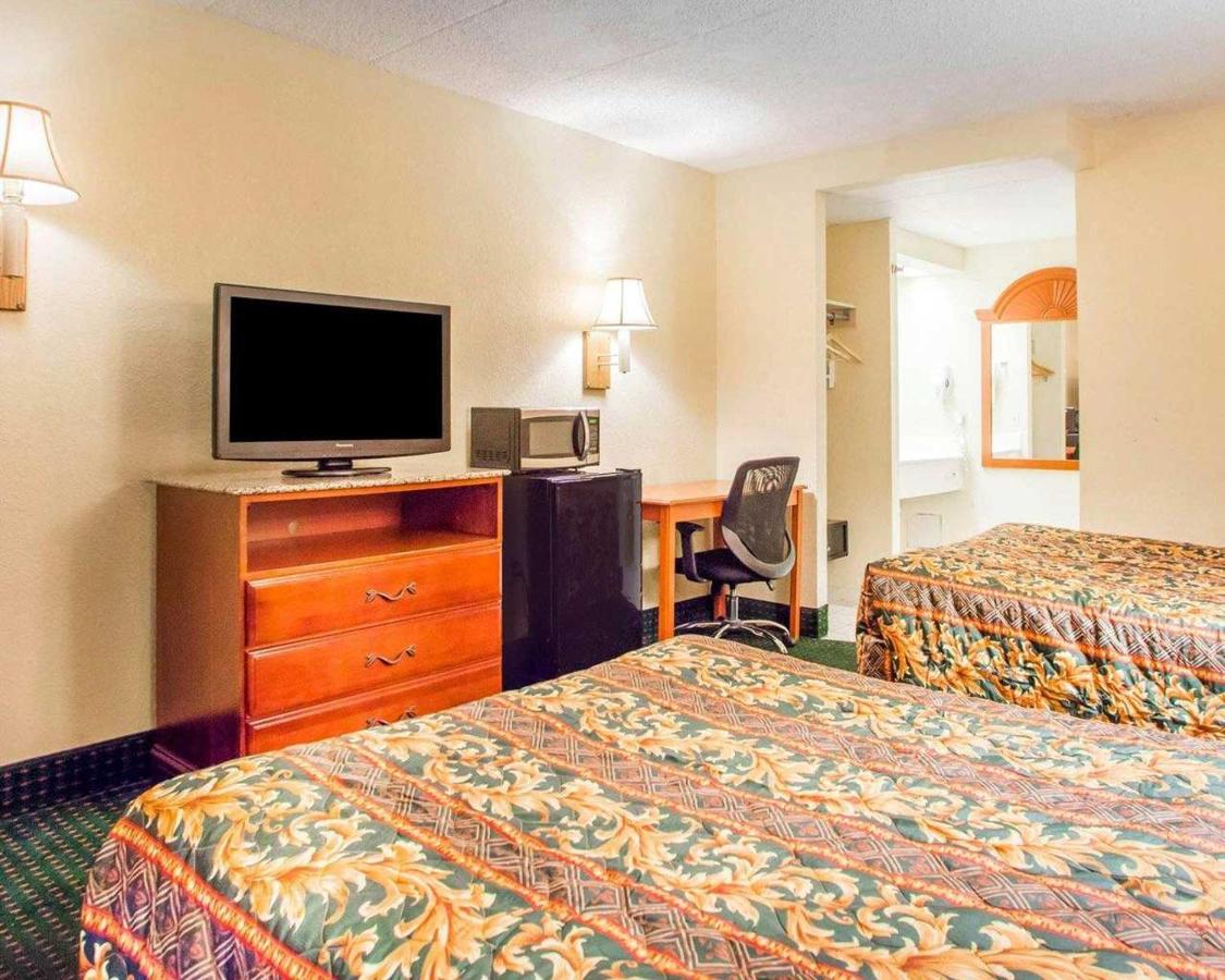 Double Room with Two Double Beds - Smoking at Rodeway Inn Mount Laurel Hwy 73