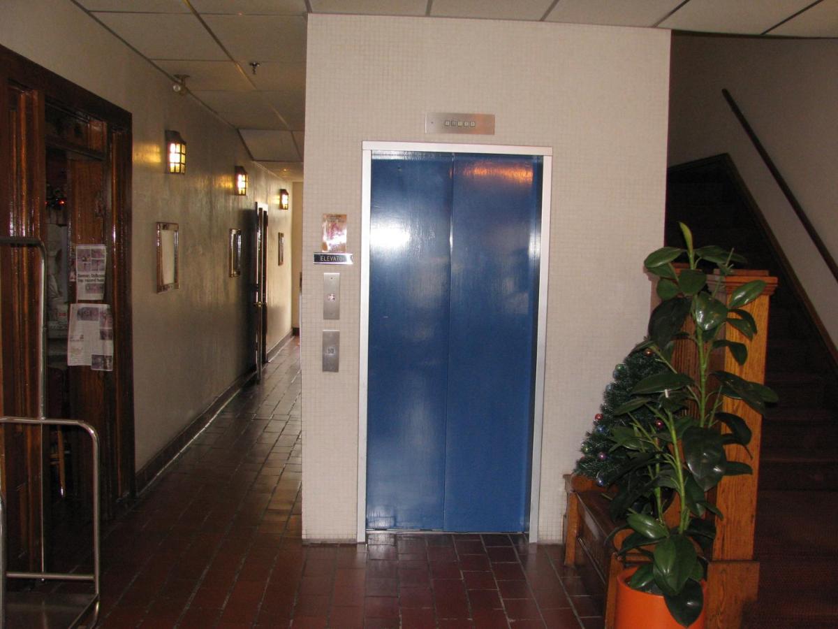| Old National Hotel