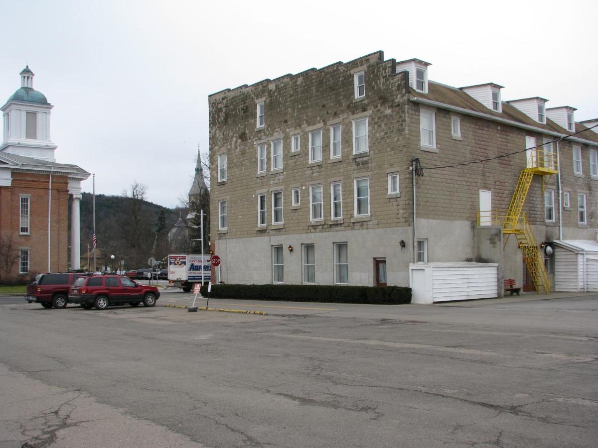 | Old National Hotel
