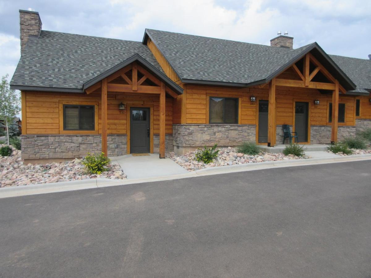 | Townhomes on the Green