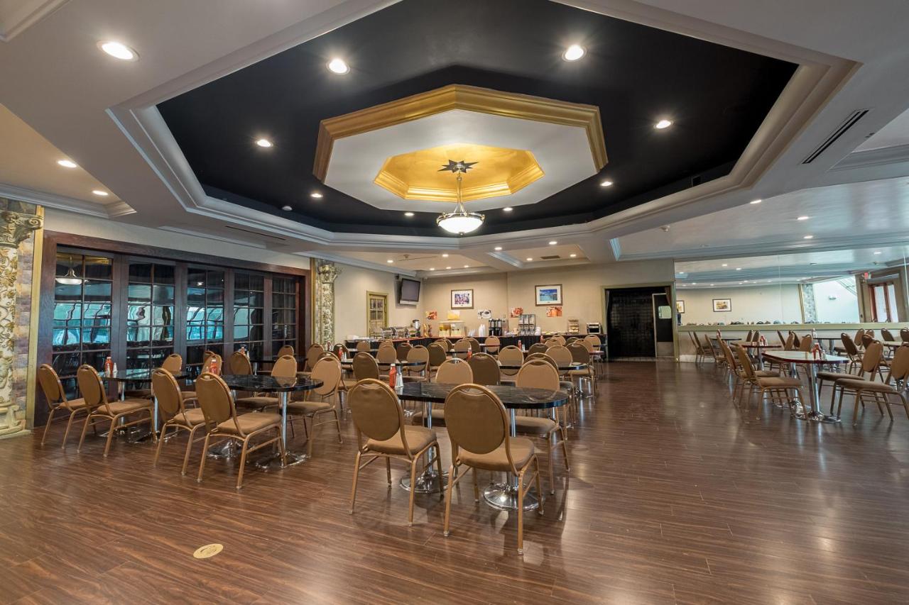 | Howard Johnson by Wyndham Fullerton/Anaheim Conference Cntr