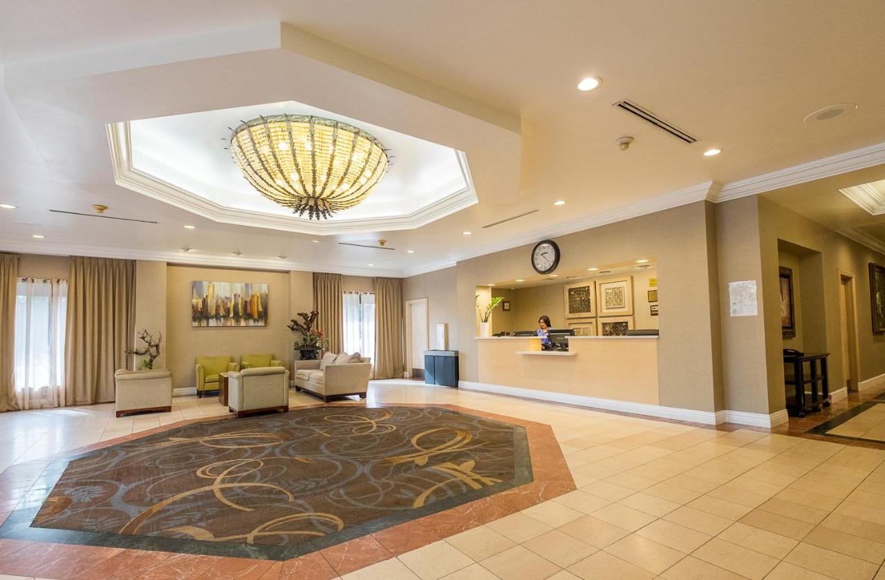| Howard Johnson by Wyndham Fullerton/Anaheim Conference Cntr