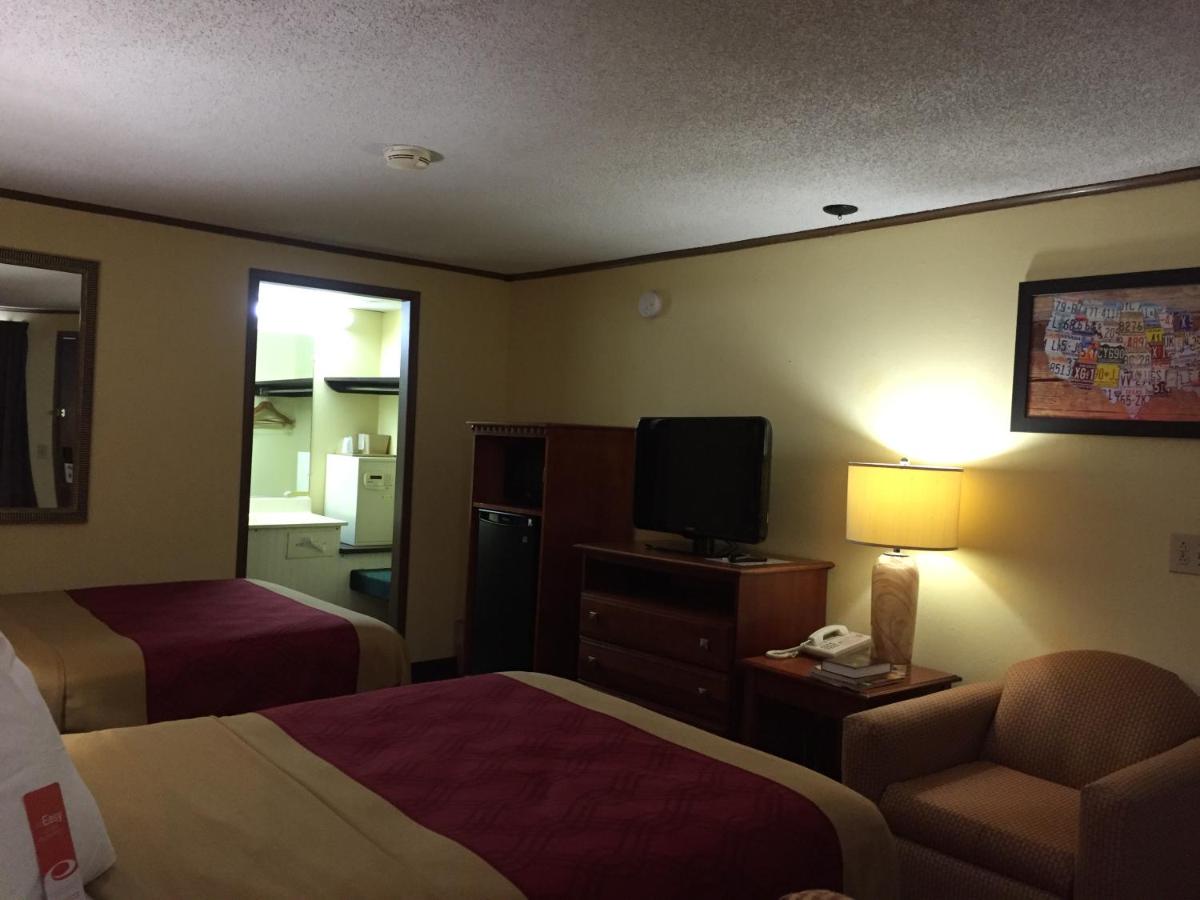 Double Room with Two Double Beds - Non-Smoking at Econo Lodge Norwalk