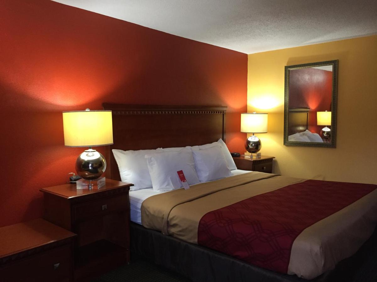 Double Room with Two Double Beds - Non-Smoking at Econo Lodge Norwalk