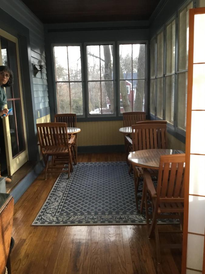 | Amherst Inn