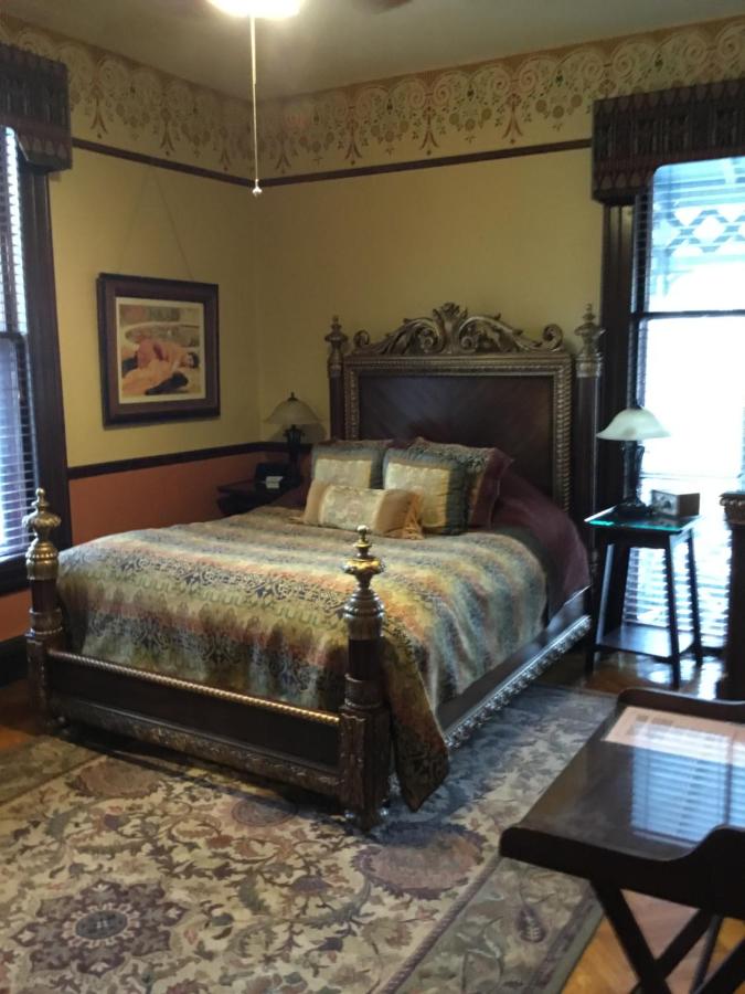 | Amherst Inn