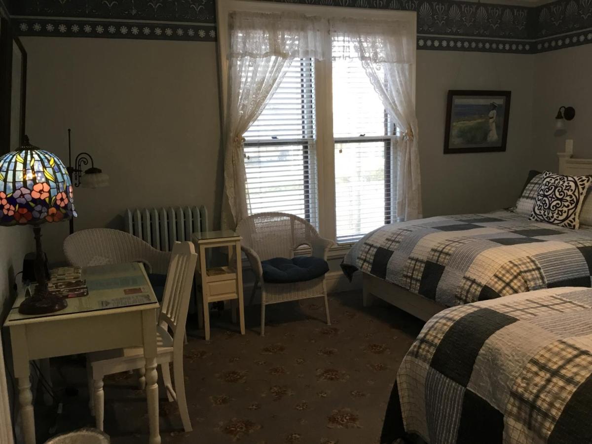 | Amherst Inn