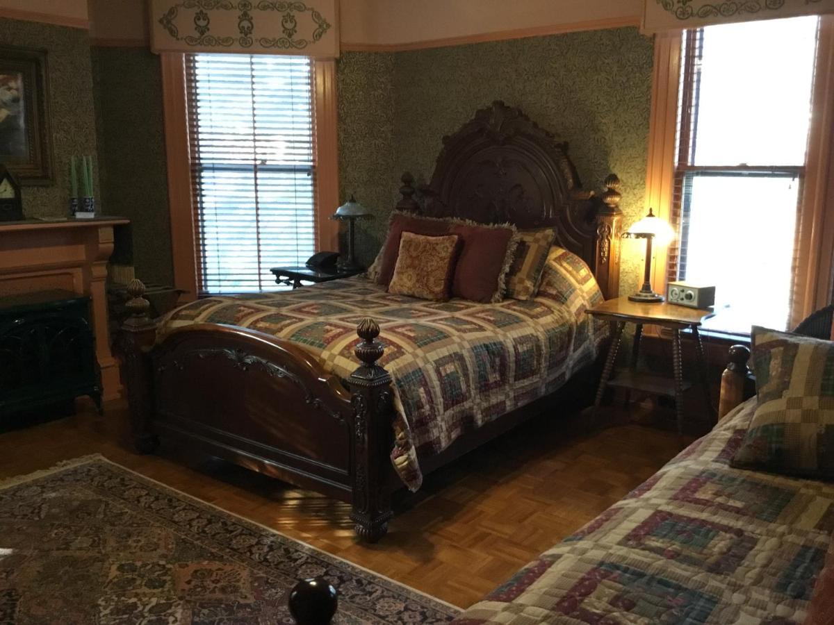 | Amherst Inn