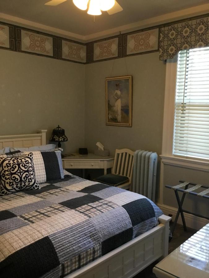 | Amherst Inn