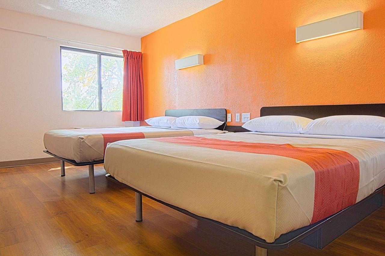 | Motel 6-East Brunswick, NJ