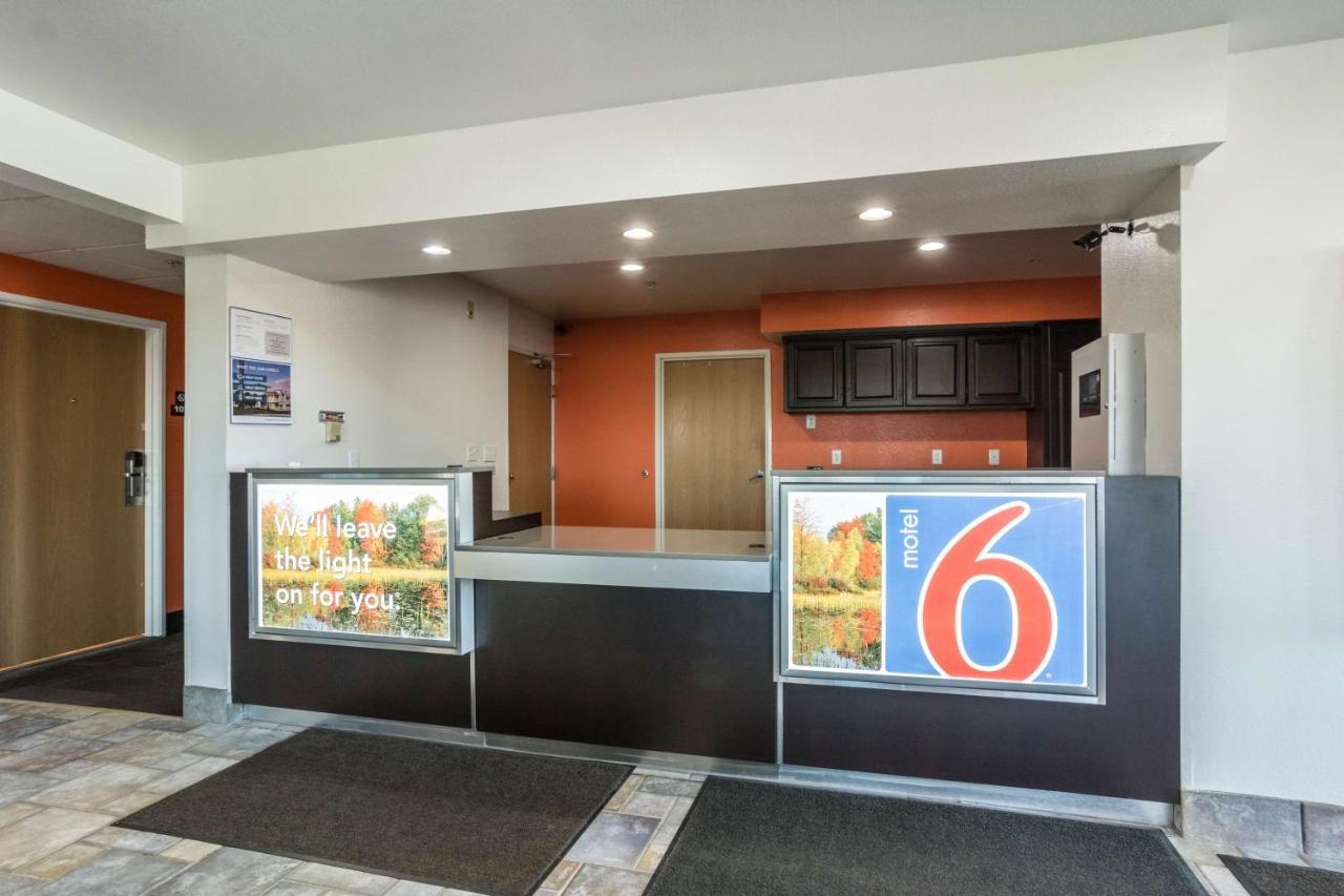 | Motel 6-Barkeyville, PA