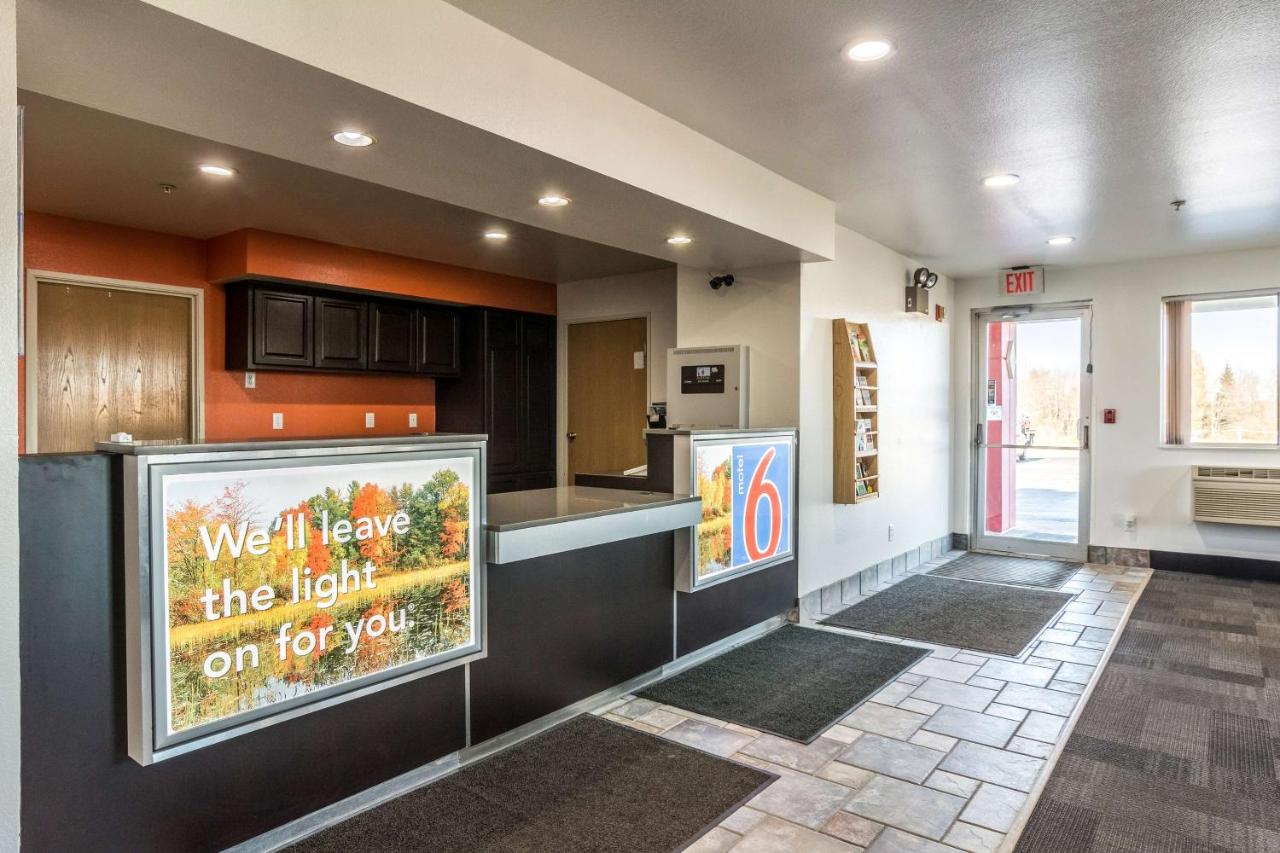 | Motel 6-Barkeyville, PA