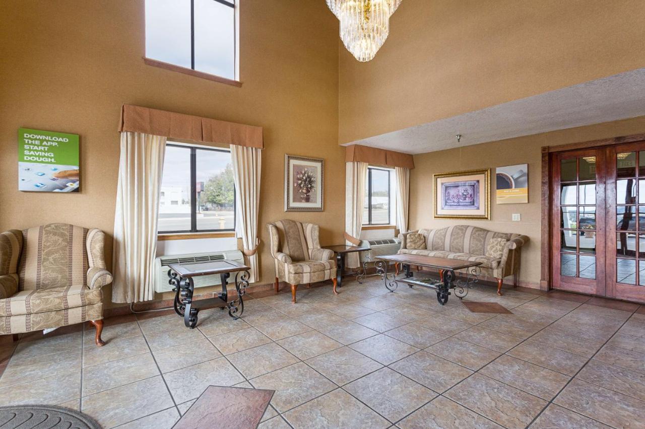  | Rodeway Inn