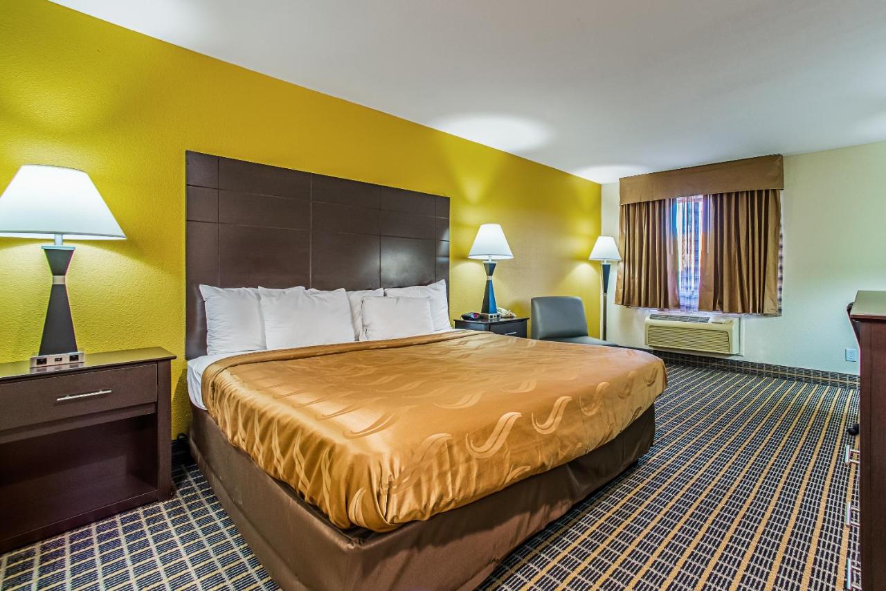 Standard King Room - Non-Smoking at Quality Inn Carbondale University area
