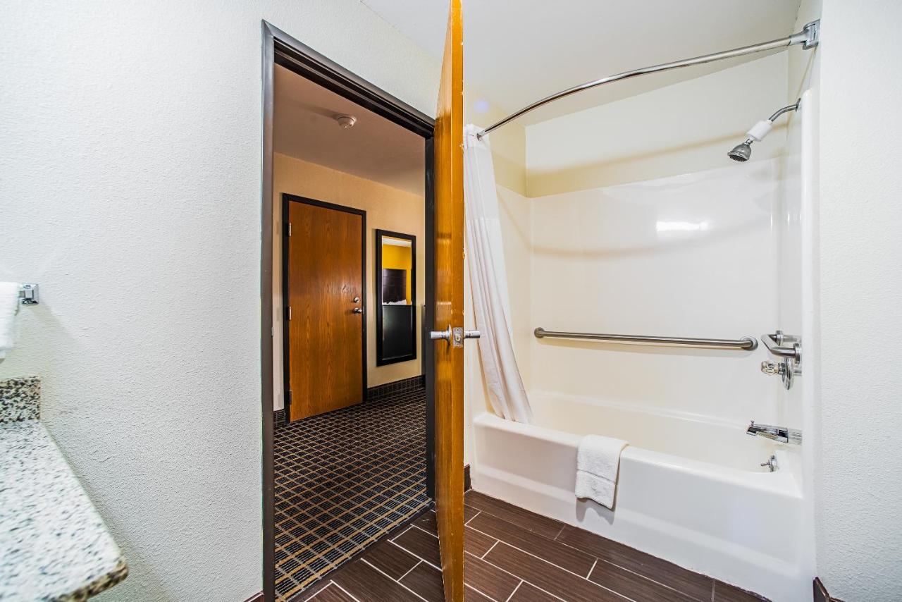 Standard King Room - Non-Smoking at Quality Inn Carbondale University area