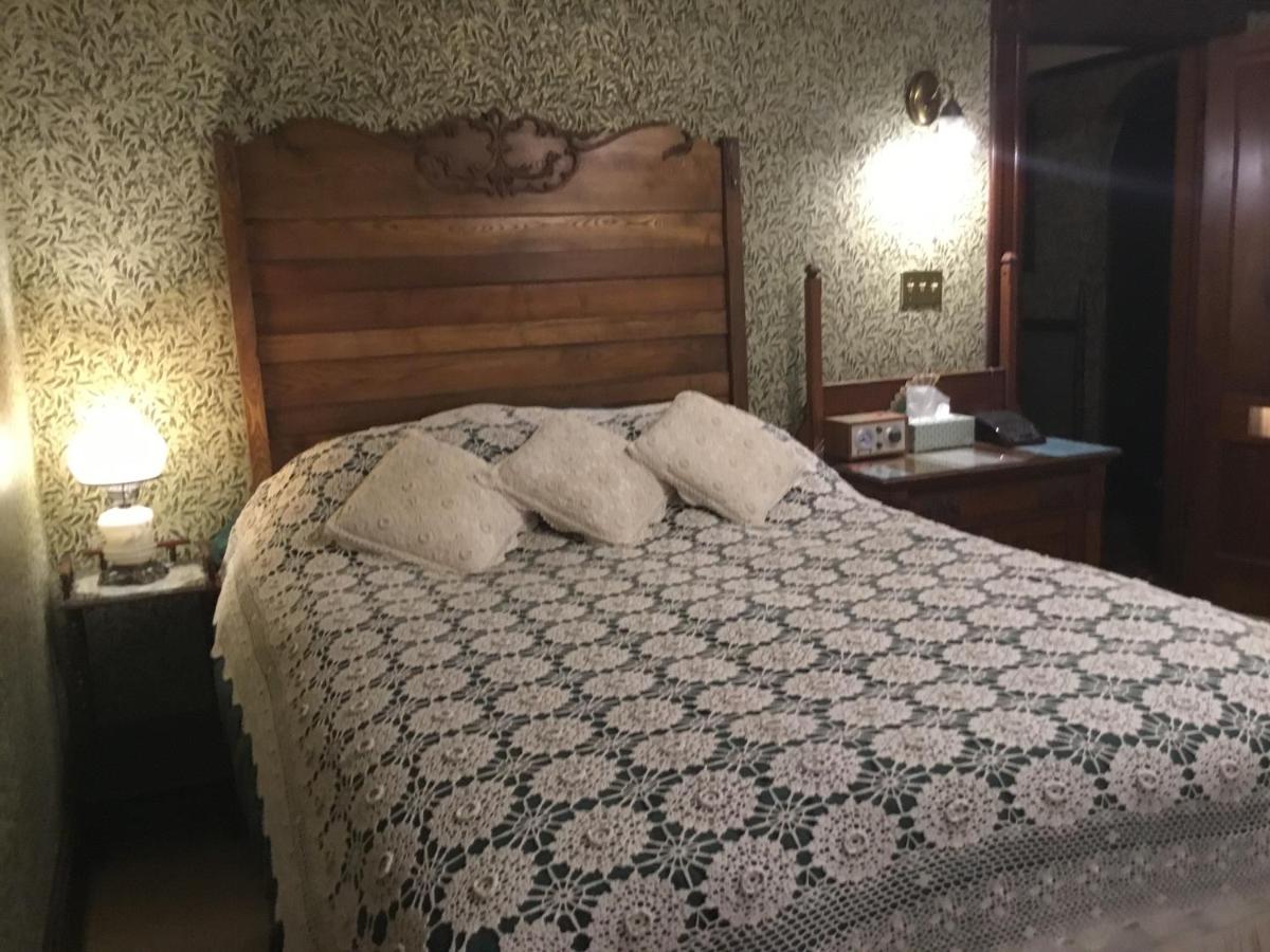 | Allen House Inn
