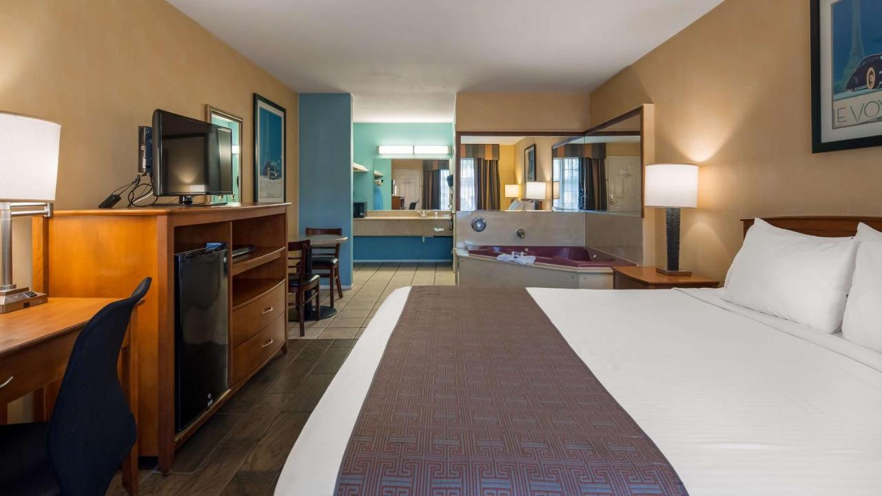King Room at Best Western Palm Garden Inn