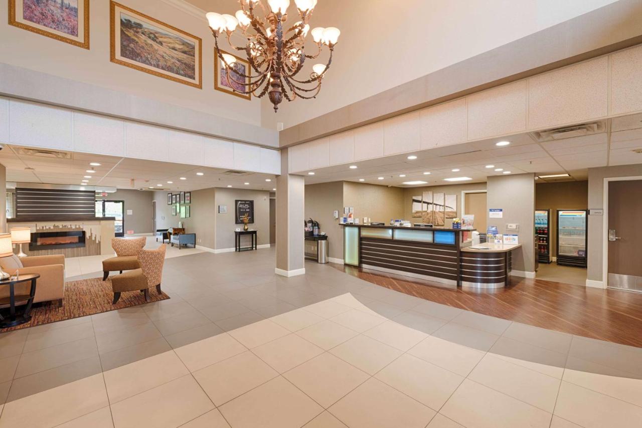 | Best Western Plus Delta Inn & Suites