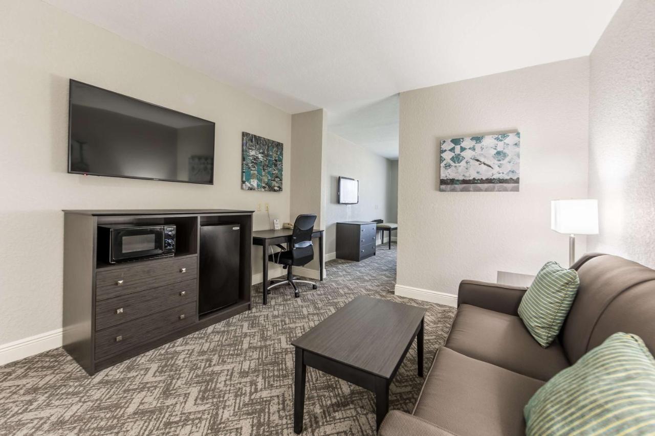 | Best Western Plus Sebastian Hotel & Suites