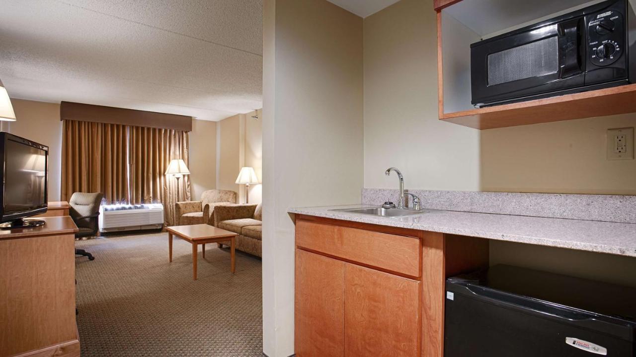 One-Bedroom King Suite - Non-Smoking at Wingate by Wyndham Coon Rapids