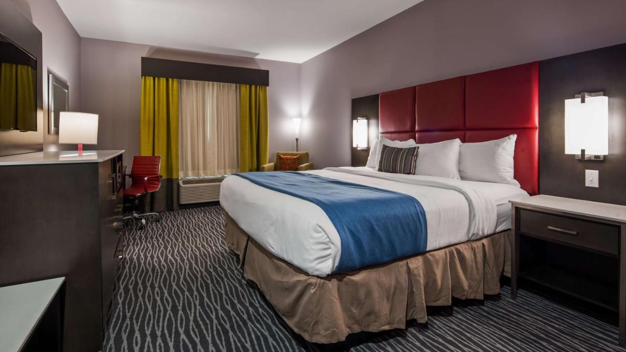 King Room - Non-Smoking at Del-Mar Airport Inn & Suites