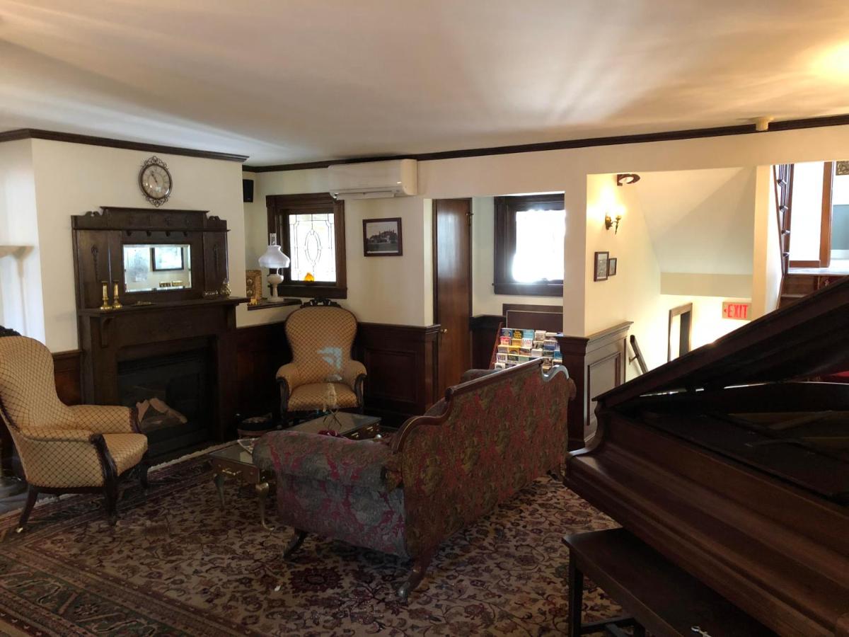 | Ivy Manor Inn Village Center