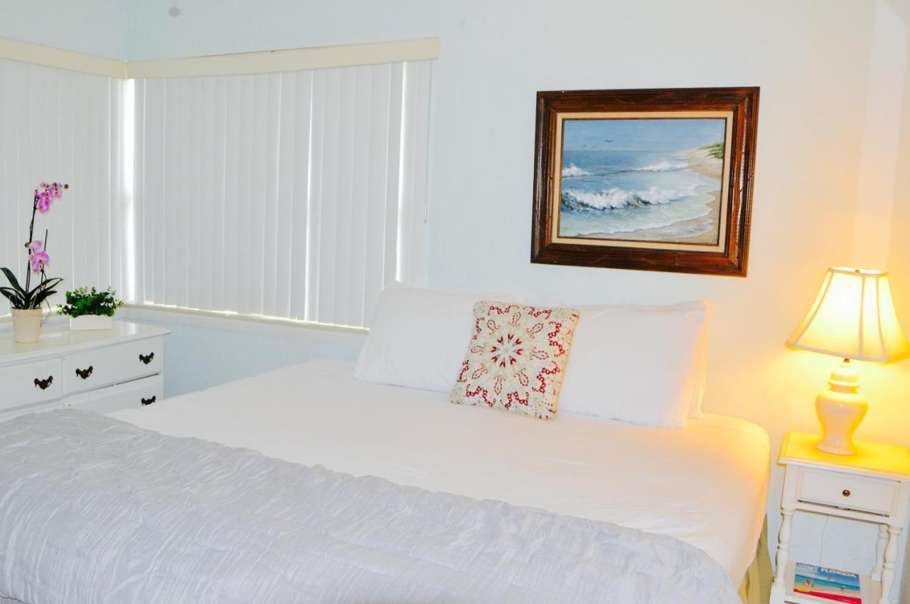 | Sea Turtle Inn