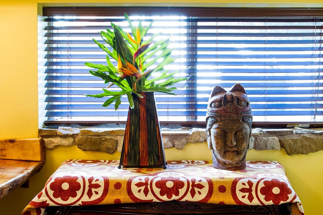 | Nomads Hotel