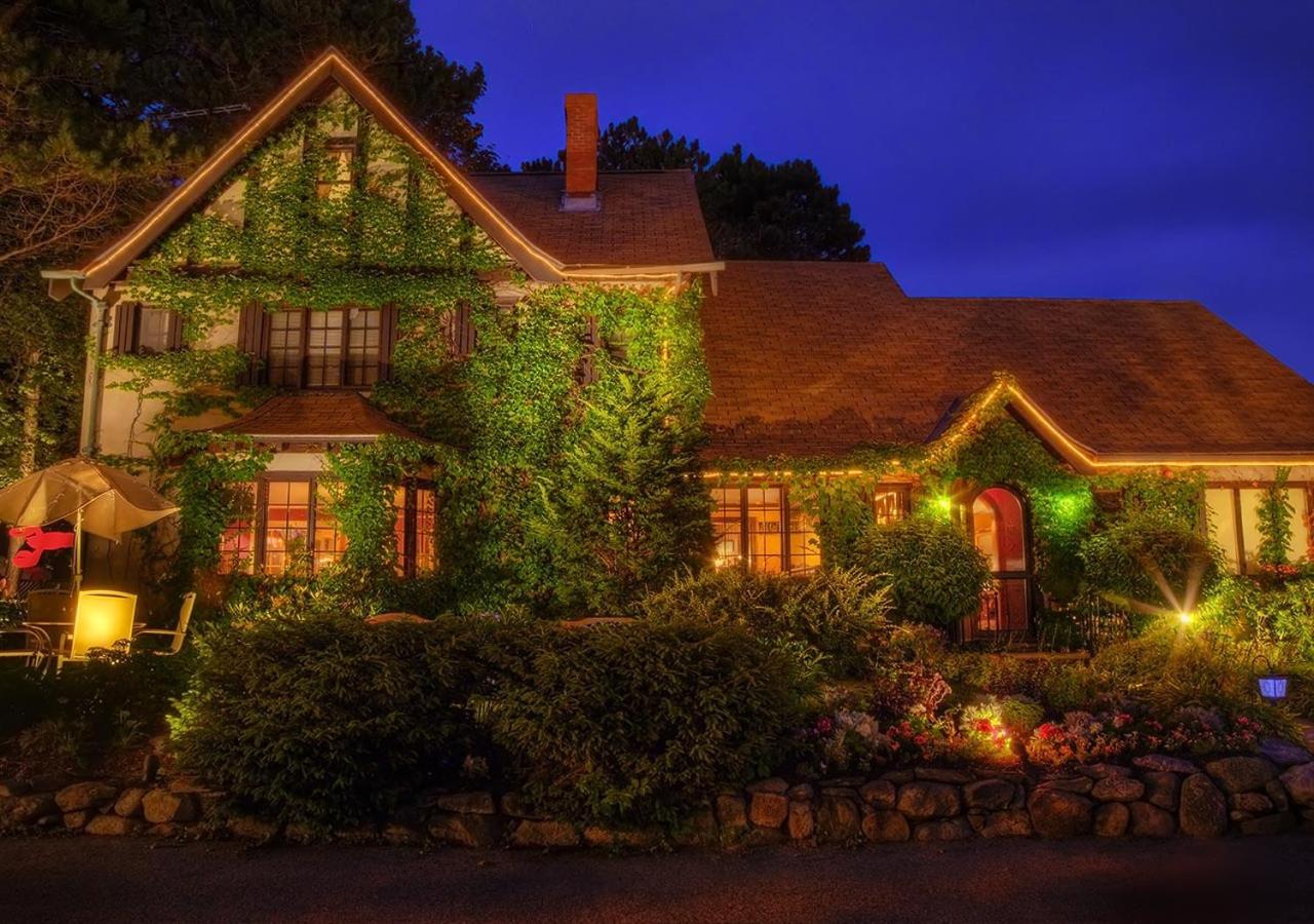 | Ivy Manor Inn Village Center