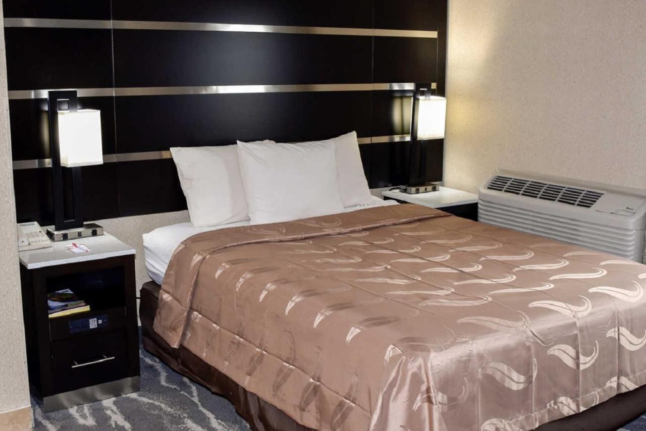 King Room - Non-Smoking at Quality Inn East Stroudsburg - Poconos