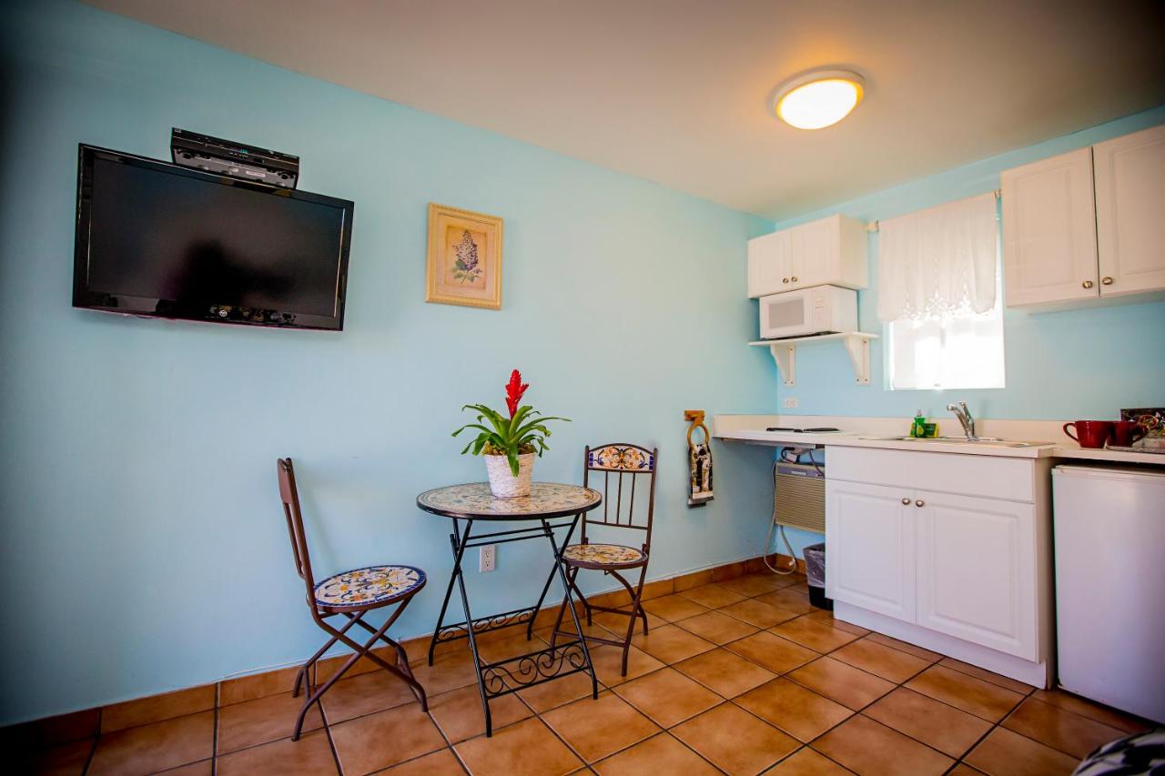 Deluxe King Room at Leucadia Beach Inn