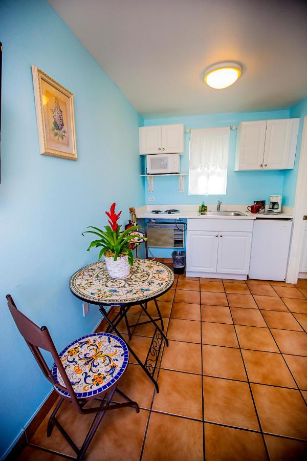 Deluxe King Room at Leucadia Beach Inn
