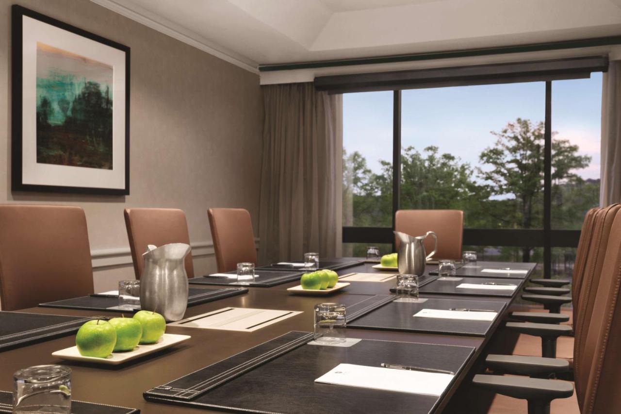 | Hyatt Regency Birmingham - The Wynfrey Hotel