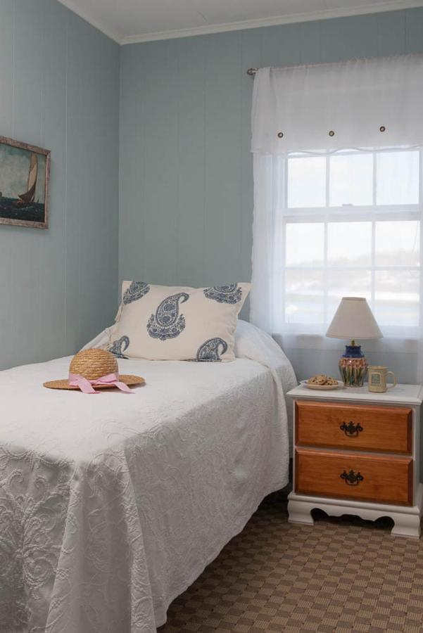 | Dockside Guest Quarters