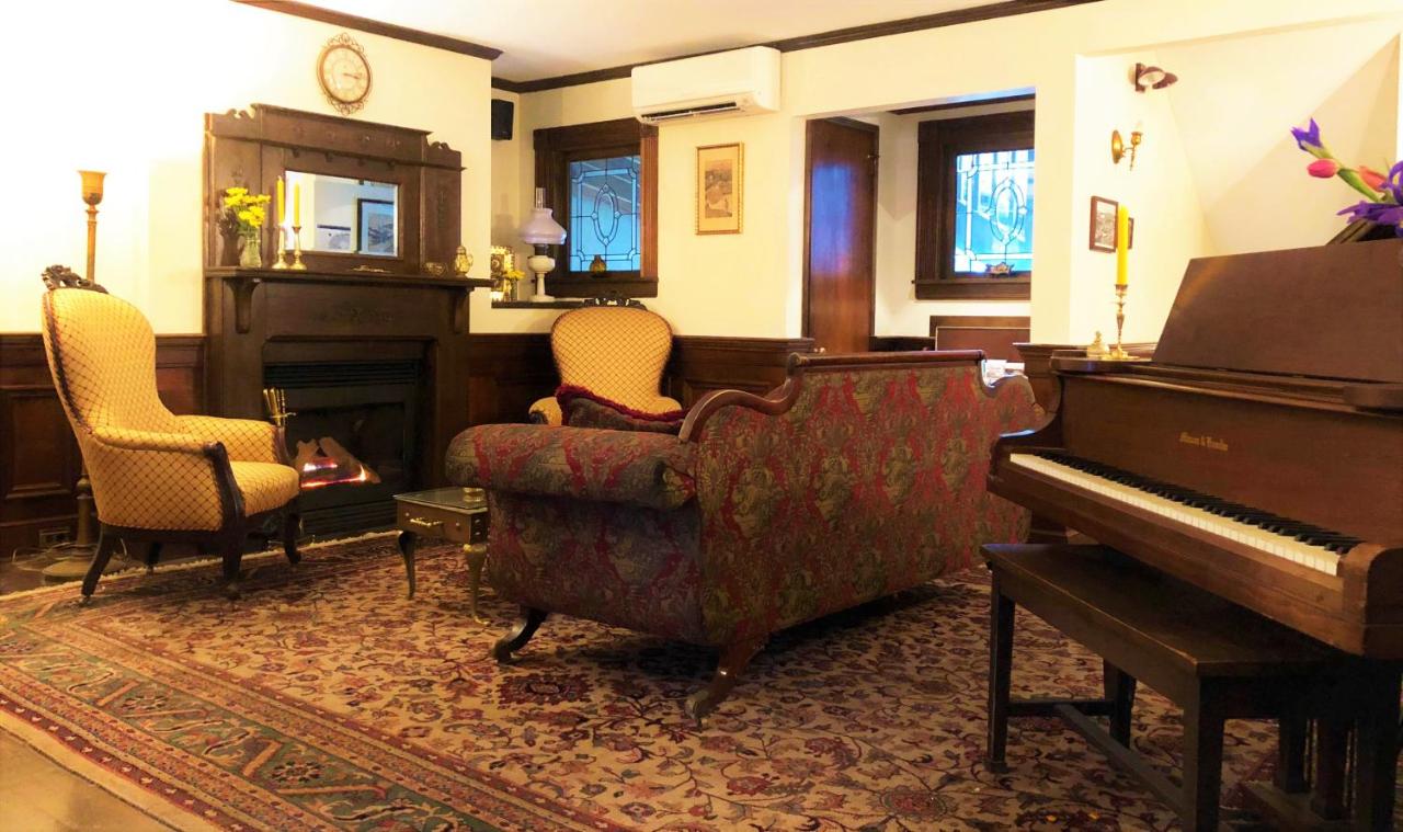 | Ivy Manor Inn Village Center