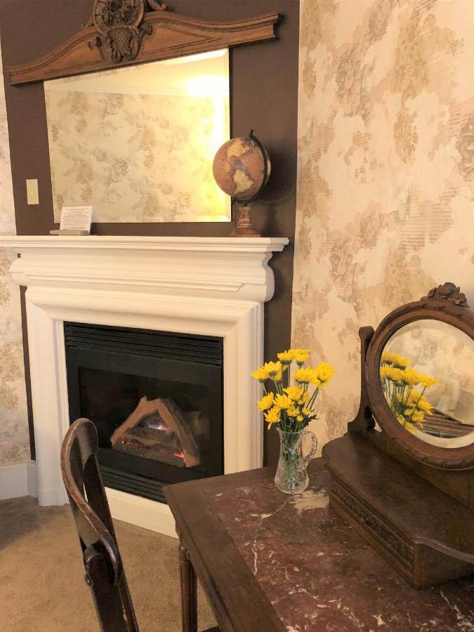 | Ivy Manor Inn Village Center