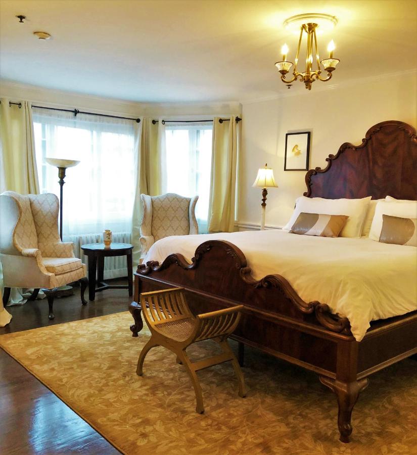 | Ivy Manor Inn Village Center
