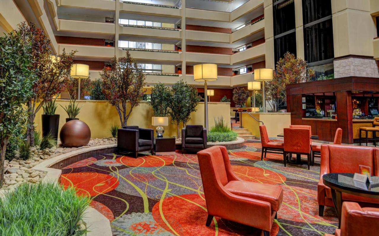 | University Plaza Hotel