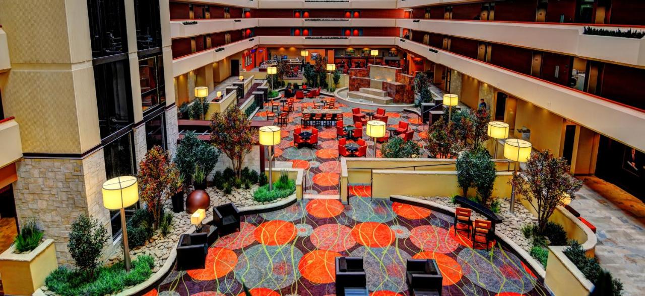 | University Plaza Hotel