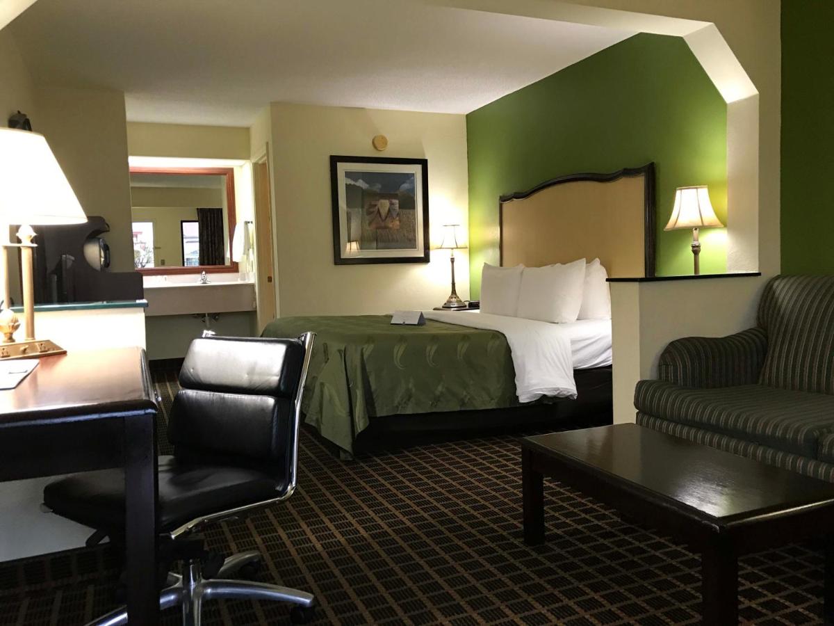 King Room - Accessible/Non-Smoking at Quality Inn Byron - Warner Robins