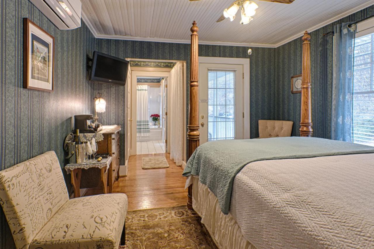 | Broad River Inn