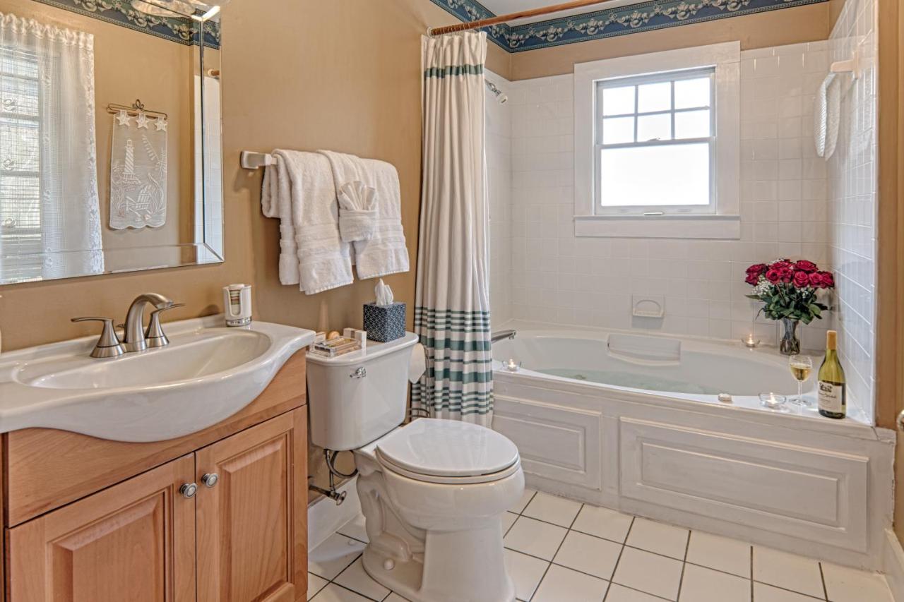 | Broad River Inn