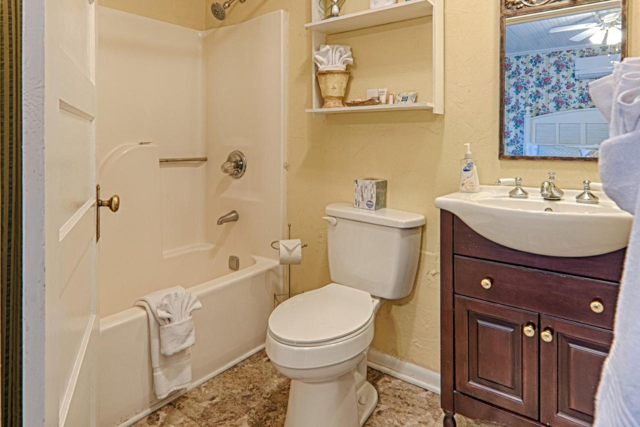 | Broad River Inn
